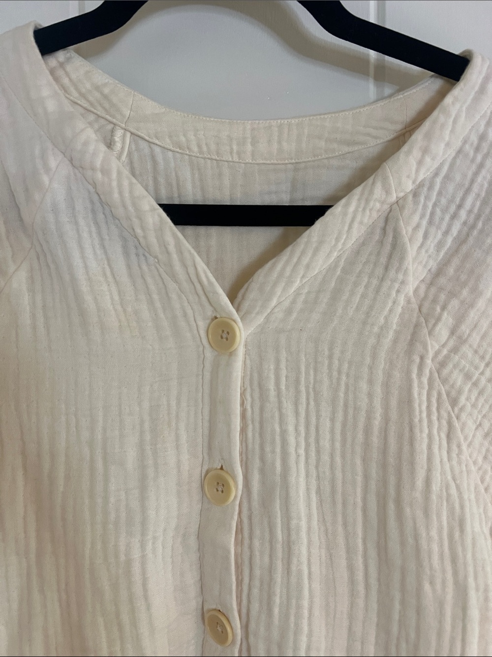 Women's Cream Short-Sleeve Textured Pocket Top - Picture 3 of 6